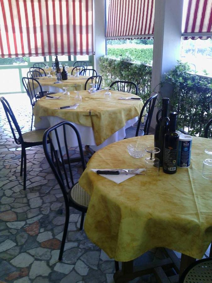 Albergo La Rovere Roverbella ภายนอก รูปภาพ